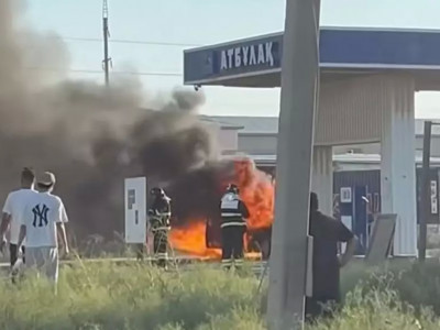 Ақтауда автокөлік түгі қалмай өртеніп кетті
