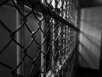 Павлодарда мектеп оқушысын зорлаған адам 17 жылға сотталды