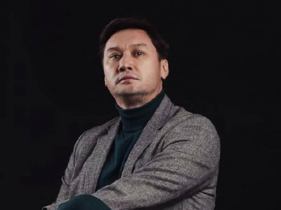«Әуре болмаңдар»: Азамат Сатыбалды «Қазақфильмдегі» даулы мәселеге жауап берді