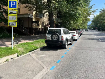 Алматыдағы жолдарға көк таңба салынып жатыр (ФОТО)