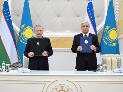 Қазақстан мен Өзбекстан президенті бірқатар маңызды құжатқа қол қойды