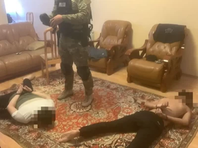 Атыраудағы қонақ үйде адамдарды тонаған 3 күдікті ұсталды