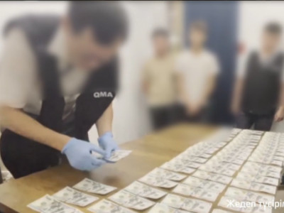 Жалған купюралар сатумен айналысқан шымкенттіктер ұсталды