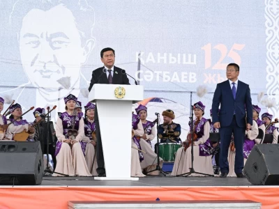 Е.Қошанов Президенттің атынан Сәтбаевтың 125 жылдық мерейтойымен құттықтады