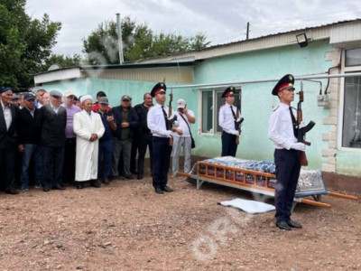 Жамбыл облысында қаза тапқан көпбалалы полицейдің жерлеу рәсімі өтті