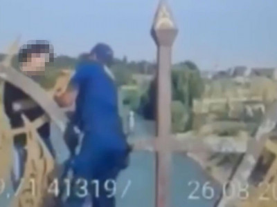 Таразда әйел адам көпірден секіріп кетті (ВИДЕО)