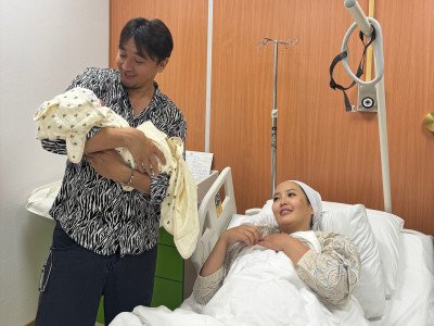 Жұбайы 9 ай бойы алдаған: «Меломен» тобының әншісі кішкентайлы болды