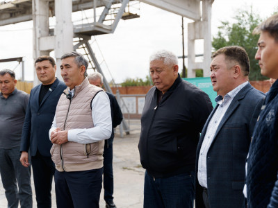 АЭС: Халықтық штаб өкілдері Силикат зауытының ұжымымен кездесті