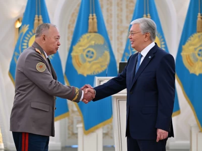 Президент Сәт Тоқпақбаевқа «Алтын жұлдыз» бен «Отан» орденін табыстады
