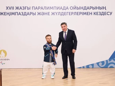 Олжас Бектенов Президент атынан Паралимпиада жүлдегерлеріне наградалар табыс етті