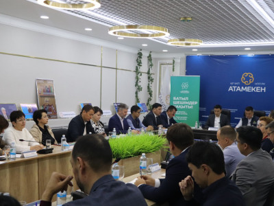 Халықтық штаб Қостанай облысында кәсіпкерлерге референдумның маңызын түсіндірді