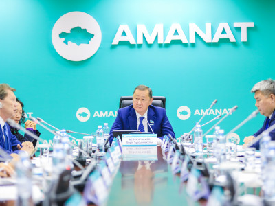 AMANAT: Өңірлік даму жөніндегі республикалық кеңесте АЭС-тің маңызы талқыланды