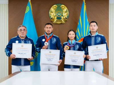 Астана әкімі Ақмарал Науатбек пен Ерғали Шәмейге пәтер сыйлады