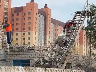 Елорданың Байқоңыр ауданында ескі үйлерді бұзу жұмысы басталды