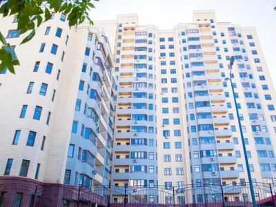 Алматыда 18 жастағы жігіт көп қабатты үйден секіріп кетті