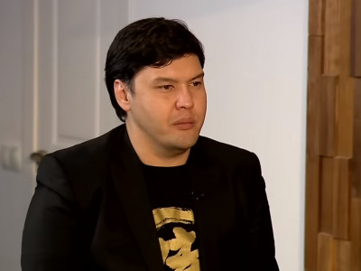 Айтбек Амангелді Қуандық Бишімбаевтан 1,5 млрд теңге талап еткен