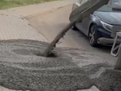 Астанада жүргізуші көшенің қақ ортасына бетон төккен
