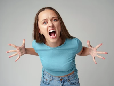 Әріптесіне балағат сөз айтқан әйелге айыппұл салынды
