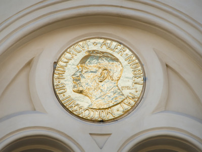 Нобель сыйлығы кімге бұйырады?
