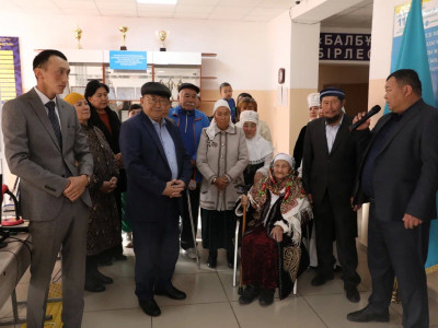 Кеген ауданында бір әулеттің бес буыны референдумға дауыс берді