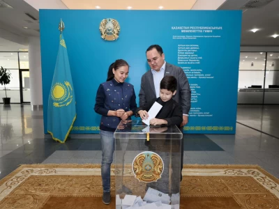«AMANAT» партиясының Атқарушы хатшысы референдумда дауыс берді