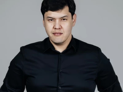 Айтбек Амангелді Талғарда қайтыс болған бозбаланың отбасына тегін адвокат тауып берді