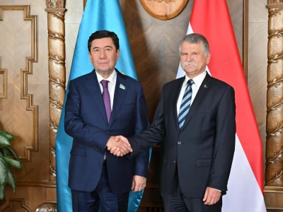 Ерлан Қошанов мажар әріптестеріне Қазақстандағы ауқымды реформалар туралы айтып берді