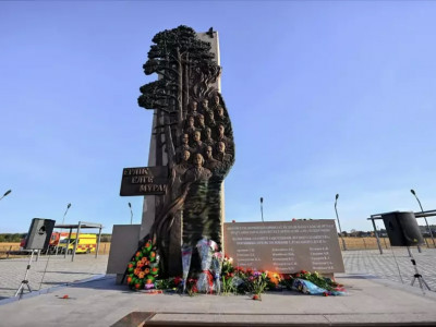 Семейде алапат өрттен қаза тапқан орманшылардың құрметіне ескерткіш орнатылды