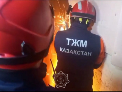 Елордалық құтқарушылар 80 жастағы әженің пәтеріне бұзып кірген