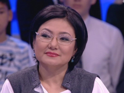 Белгісіз адам Дана Нұржігіт пен ұлына қоқан-лоққы көрсеткен
