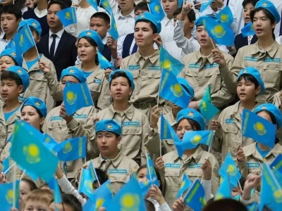 Астанада  «Атамекен» әнін 400 оқушы қатар тұрып шырқады