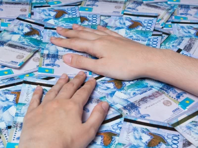 Кәмелетке толмаған жасөспірім Астана тұрғындарынан 11 млн теңге алып кеткен