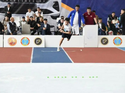 Астанада асық атудан өткен алғашқы ашық турнирдің чемпионы автокөлікке ие болды