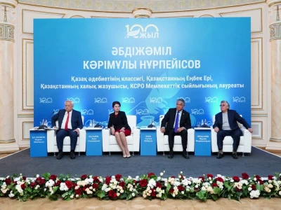 Алматыда Әбдіжәміл Нұрпейісовтің тұрған үйіне ескерткіш тақта ілінді
