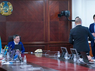 Олжас Бектенов отандық тауар өндірушілерді қолдау жөнінде кеңес өткізді