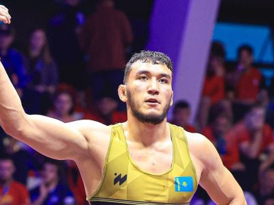 Ризабек Айтмұқан үш дүркін әлем чемпионы атанды