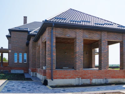 Ұлттық компания директоры қызметкеріне 4 жыл бойы өз үйін жөндеткен