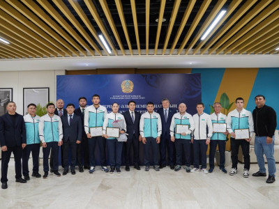Ризабек Айтмұхан мен Ержет Жарлықасынға атақ берілді