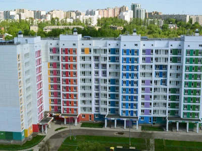 Атырауда 12 жастағы оқушы көпқабатты үйдің терезесінен секіріп кетті