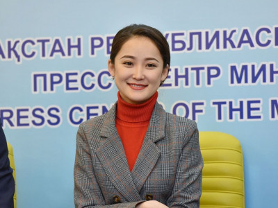 «Бәрі ажырасуға келіп тірелді»: Мөлдір Әуелбекова күйеуі қалай тастап кеткені туралы айтты