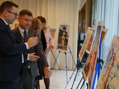 Парижде қазақстандық жас суретшілердің көрмесі таныстырылды