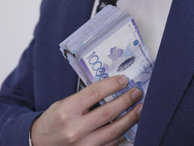 Аудандық мектептегі бухгалтер 120 млн теңге жымқырған