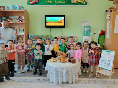 Балабақшада жұмыс істеуден шаршамаймын – тәрбиеші Арман Кәрібайұлы