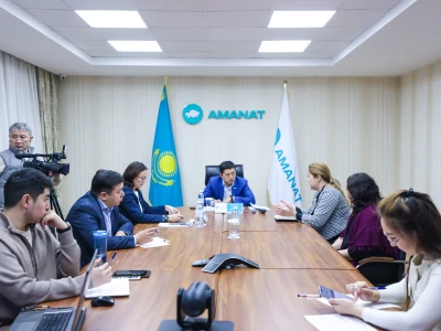 Ержан Жылқыбаев «AMANAT»-тың Республикалық қоғамдық қабылдау бөлмесінде азаматтарды қабылдады