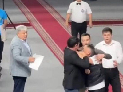 Ақтауда жарыс кезінде кикілжің шықты (ВИДЕО)