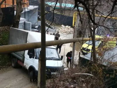 Алматыда ер адам өз көлігінің астына түсіп, қаза болды