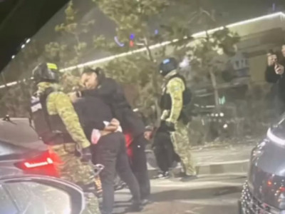 Алматыда блогер Асхат Бектенбаев бопсалау күдігімен ұсталды