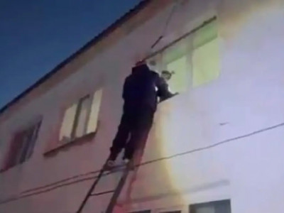 Көкшетауда құтқарушылар екі жасар баланы аман алып қалды
