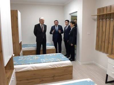 Президент Еуразия ұлттық университетінің Студенттер үйіне барды