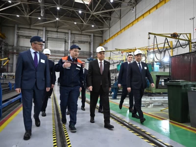 Президент электровоз құрастыру зауытының жұмысымен танысты